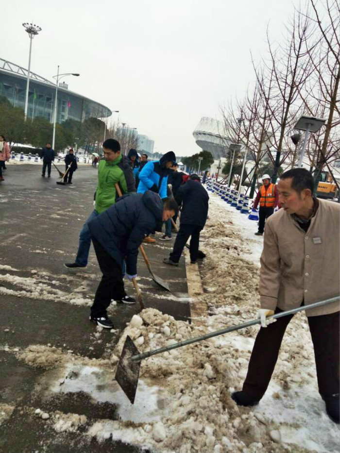 一場(chǎng)雪，體育中心美得不要不要的 但最美的風(fēng)景還是他們(圖6)