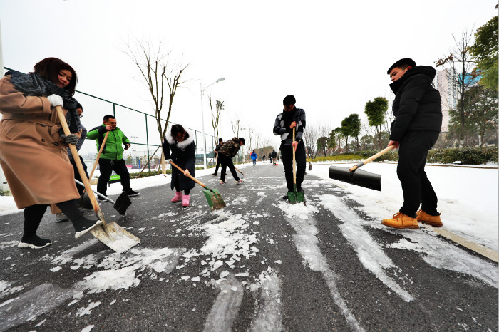 一場(chǎng)雪，體育中心美得不要不要的 但最美的風(fēng)景還是他們(圖12)