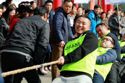 武漢體育中心衛(wèi)冕全區(qū)拔河比賽冠軍(圖5)