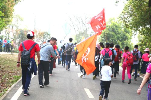 公司組織參加龍靈山國際徒步大會(huì)(圖2)