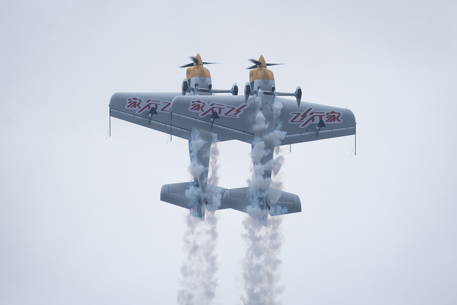 空中F1車都展翅！